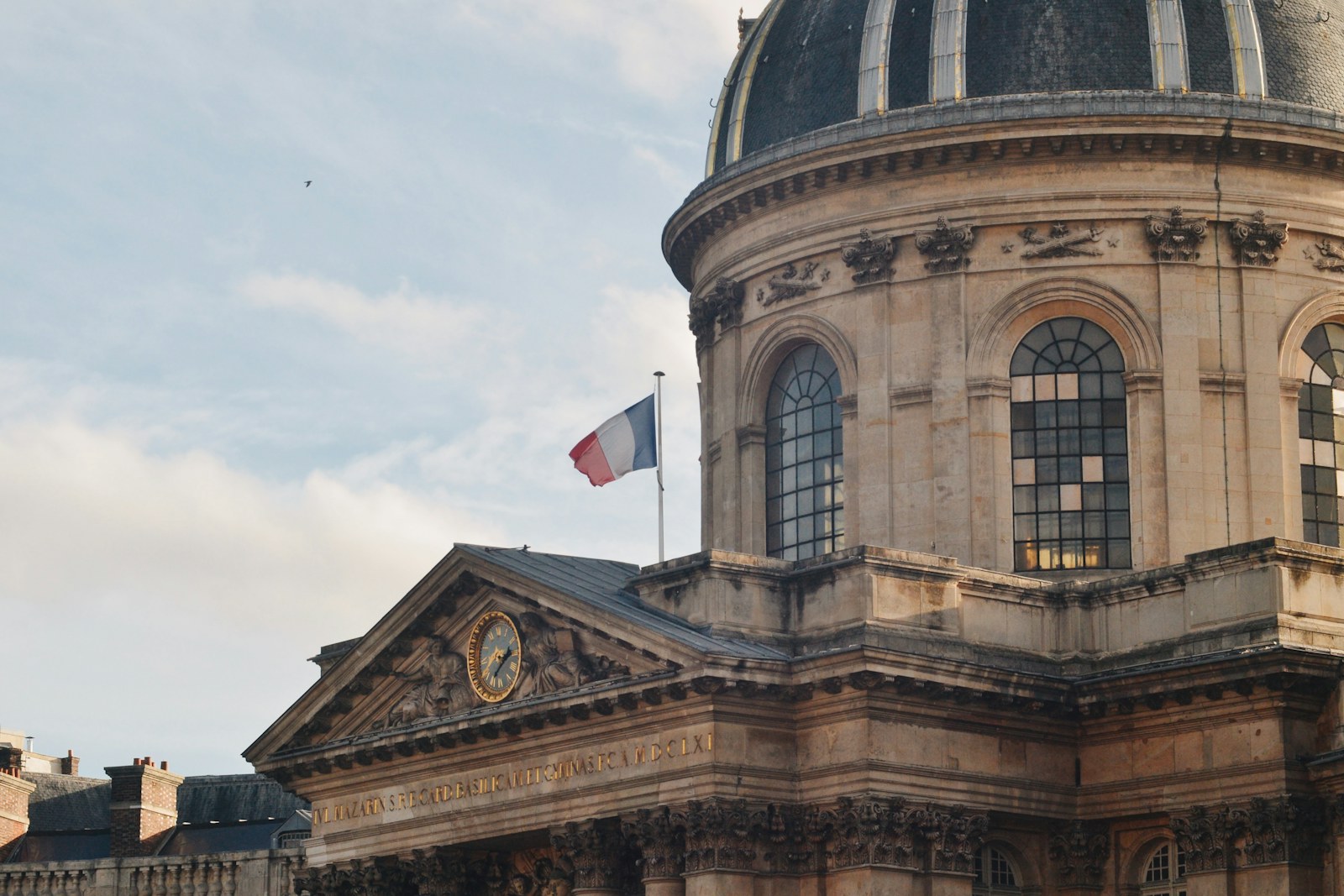 Documents budgétaires et calculs pour anticiper l'effet du PLF 2027 sur une commune